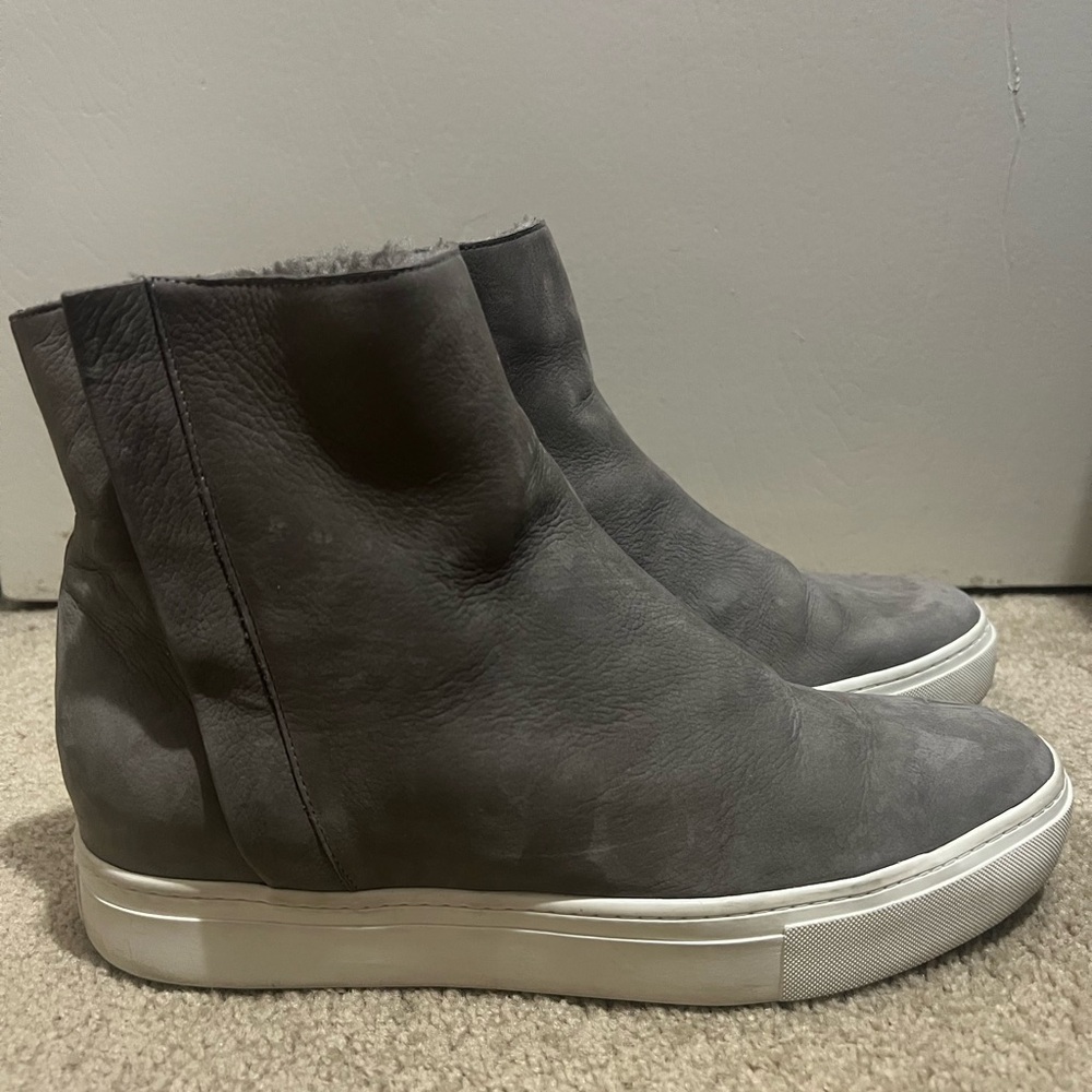 VINCE WOMENS SUEDE Gray Shoes